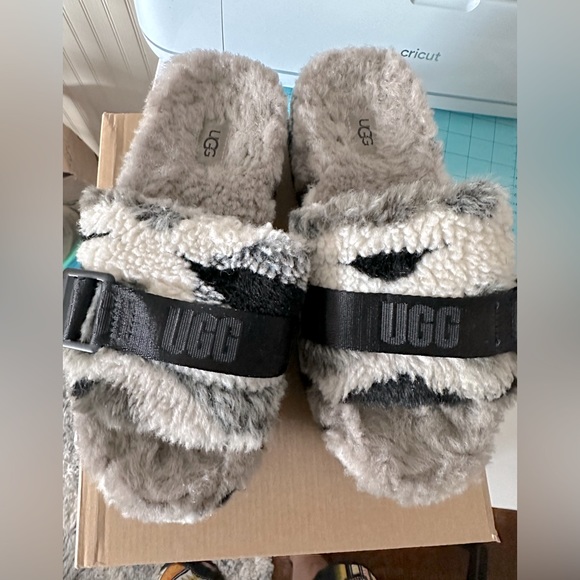 UGG Shoes - Cleaning out closets